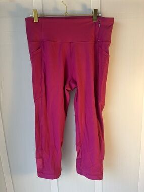 Calia by Carrie Underwood Magenta Athletic Capri Leggings with Pockets Size Lrge